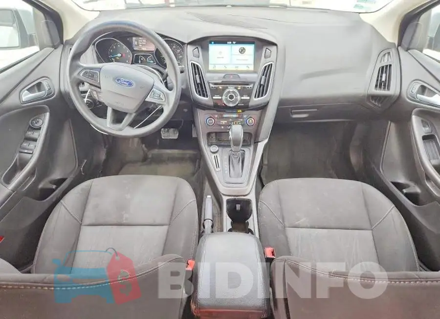 1FADP3H28HL290122 Photo# 8