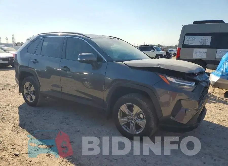 2T3W1RFV9RC254749 Photo# 4
