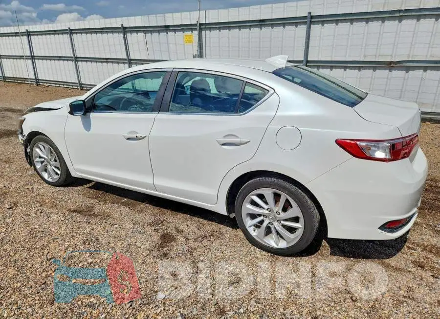 19UDE2F33JA007859 Photo# 2