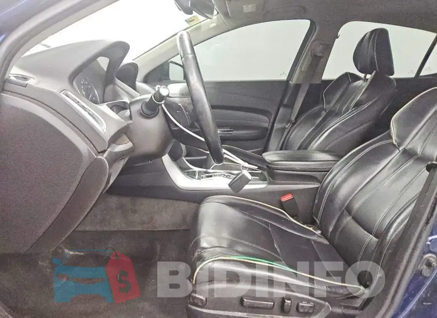 19UUB2F52JA009256 Photo# 7