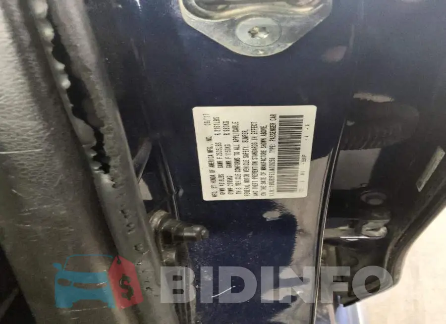 19UUB2F52JA009256 Photo# 13