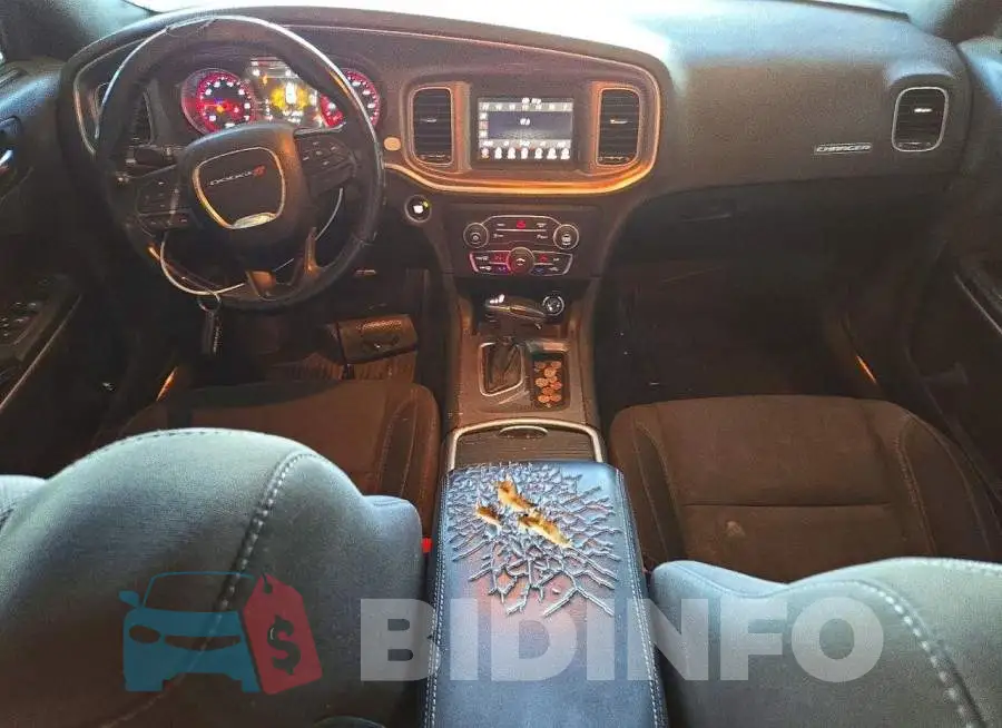 2C3CDXBG6KH758576 Photo# 8