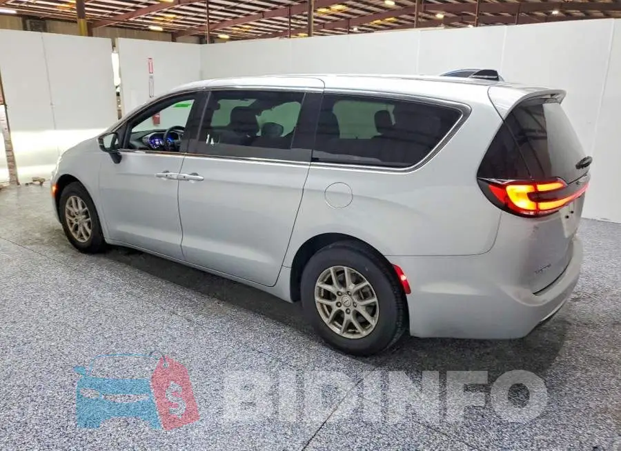 2C4RC1BG3TR268419 Photo# 2