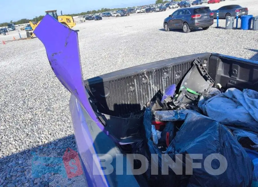 1C6RR6GG3JS105213 Photo# 12