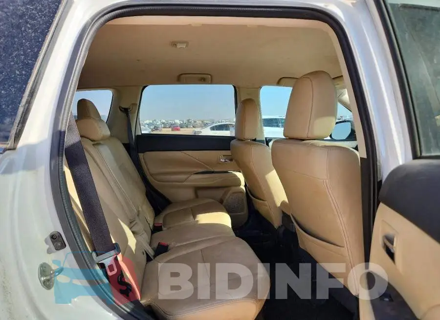 JA4AD3A37JZ046144 Photo# 11