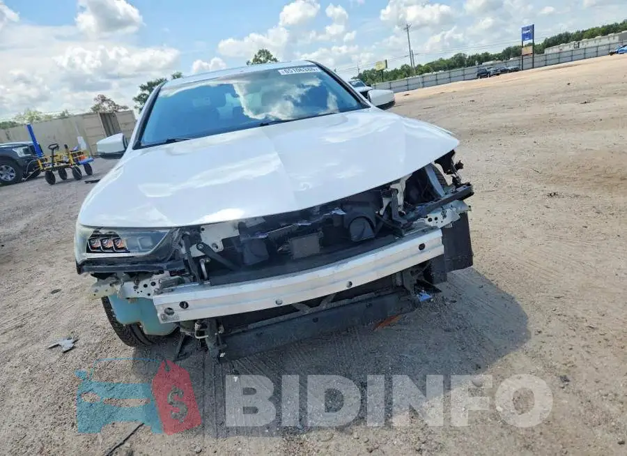 19UUB1F50JA007886 Photo# 5