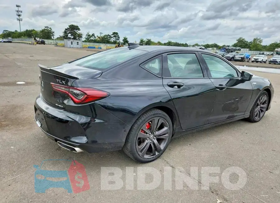 19UUB6F58MA007118 Photo# 3