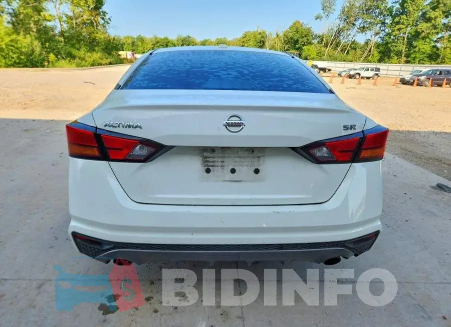 1N4BL4CV1KC162743 Photo# 6