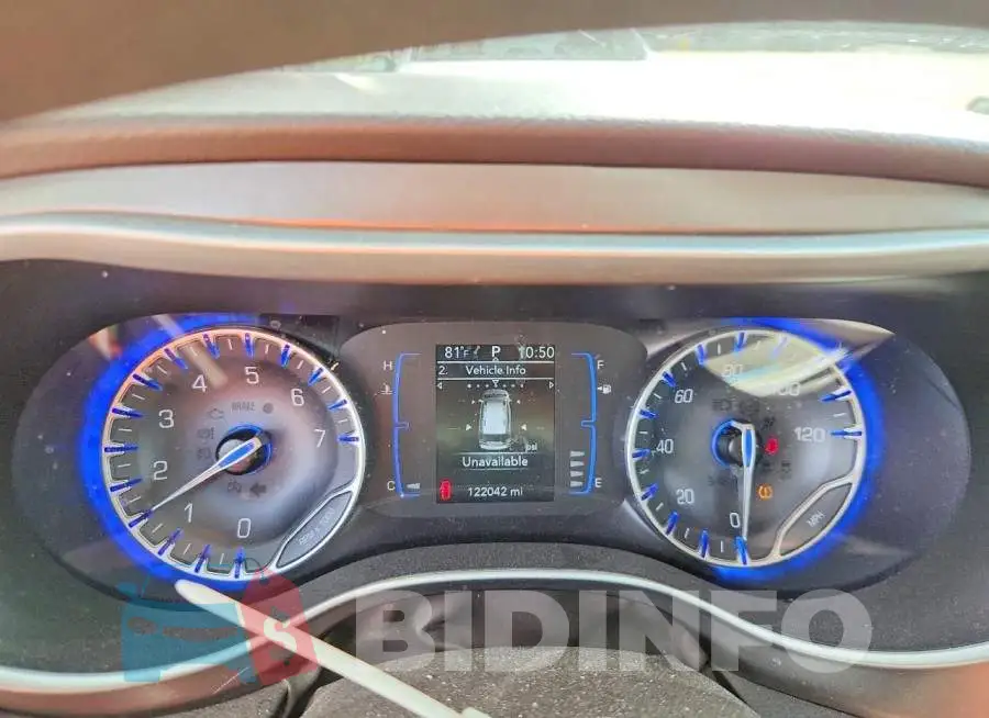 2C4RC1FGXKR526623 Photo# 9