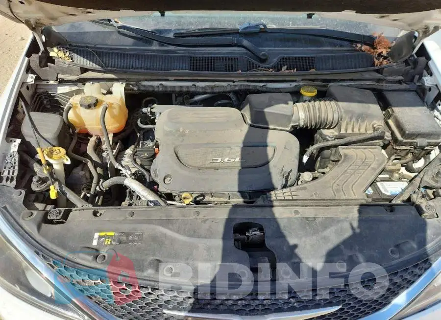 2C4RC1FGXKR526623 Photo# 12