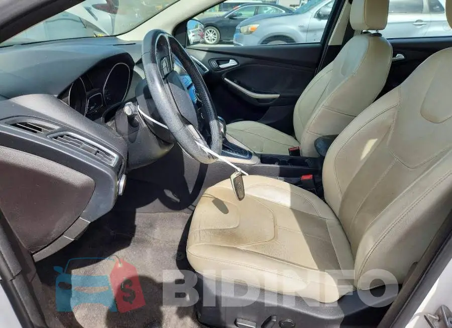 1FADP3J2XJL252889 Photo# 7