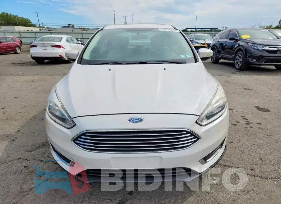 1FADP3J2XJL252889 Photo# 5