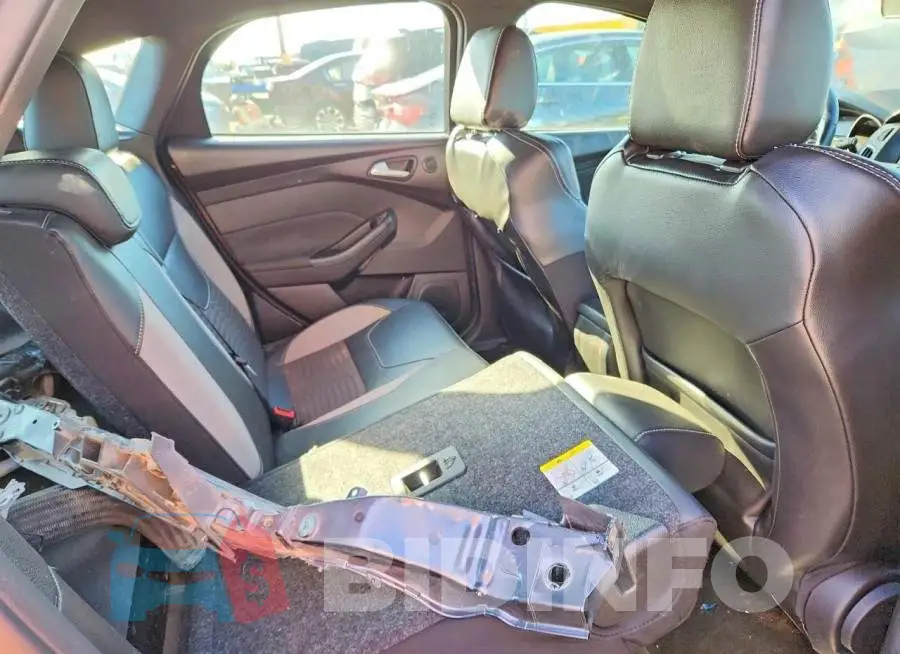 1FADP3L90HL347823 Photo# 10