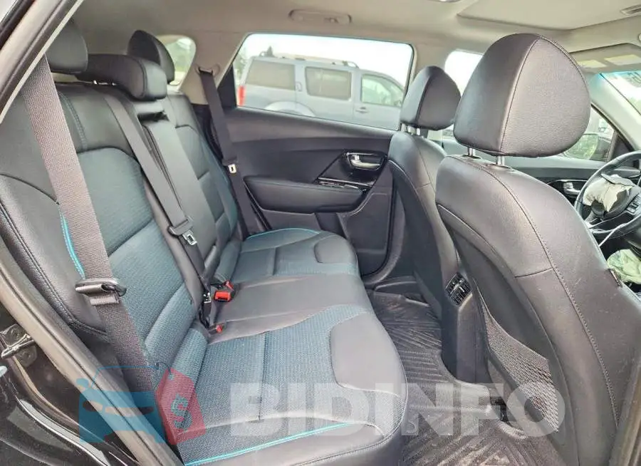 KNDCE3LG5N5118841 Photo# 11
