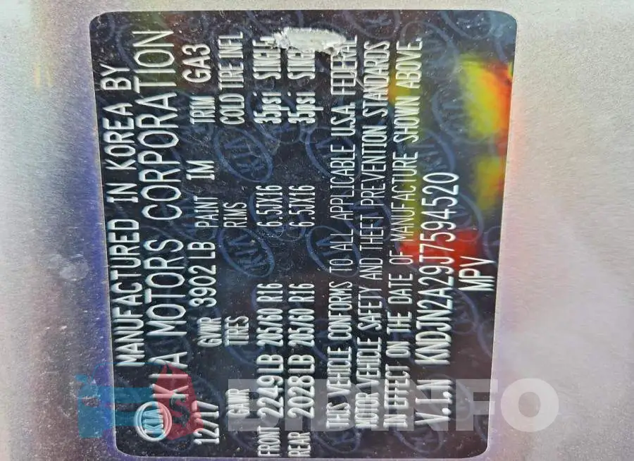 KNDJN2A29J7594520 Photo# 13