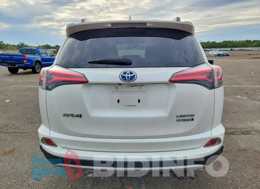 JTMDJREV8HD132631 Photo# 6