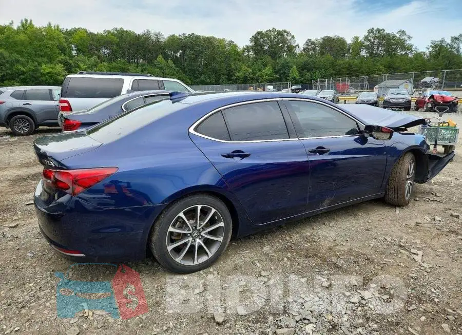 19UUB2F37HA002585 Photo# 3