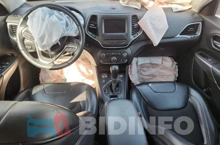 1C4PJMLB8KD199018 Photo# 8