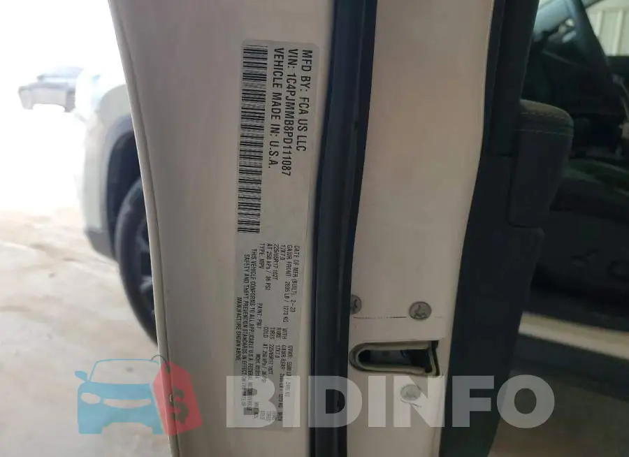 1C4PJMMB8PD111087 Photo# 13