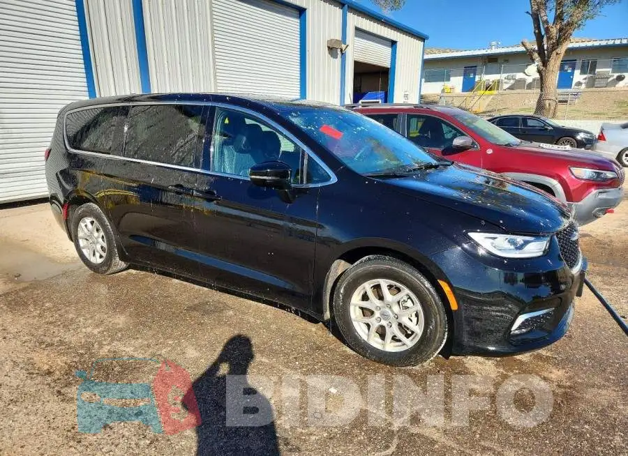 2C4RC1BG5SR551516 Photo# 4