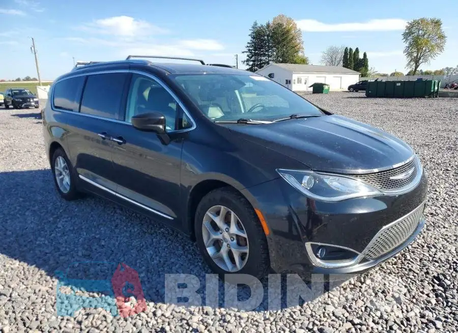 2C4RC1EG0JR227352 Photo# 4