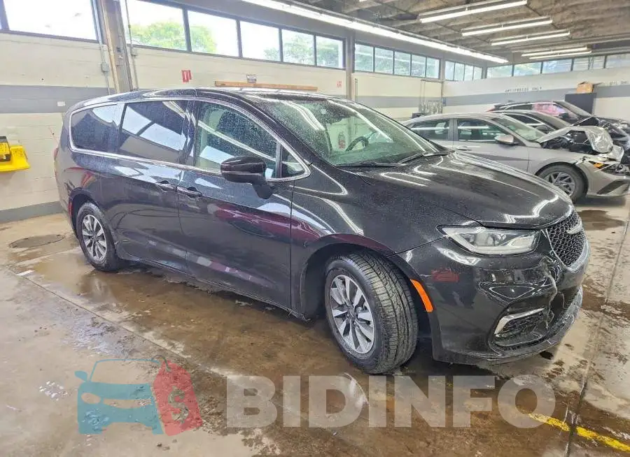 2C4RC1L78PR631334 Photo# 4