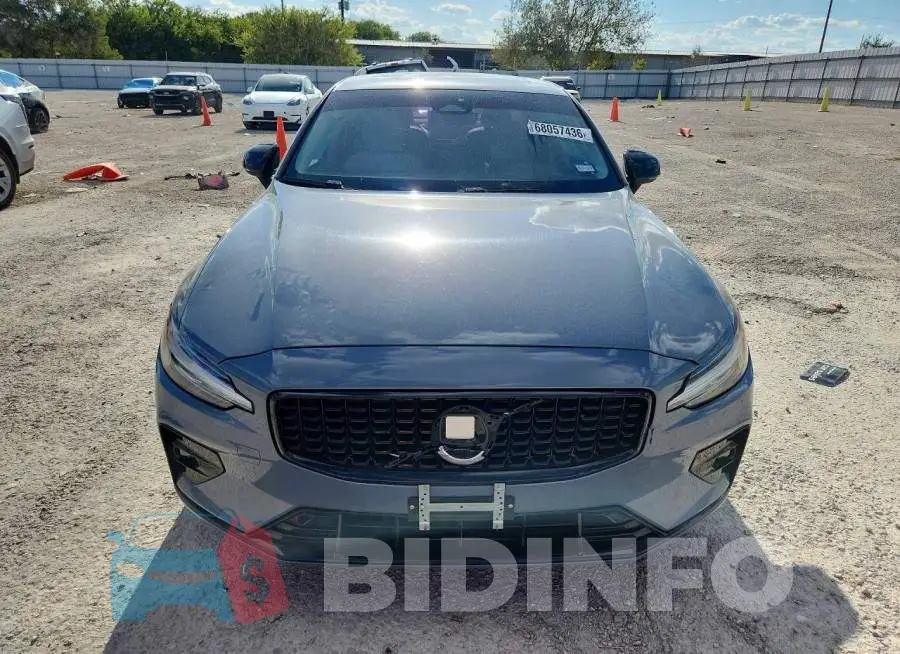 7JRL12FK7RG299944 Photo# 5