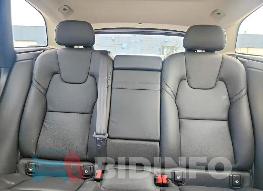 YV4102RK7M1783982 Photo# 10