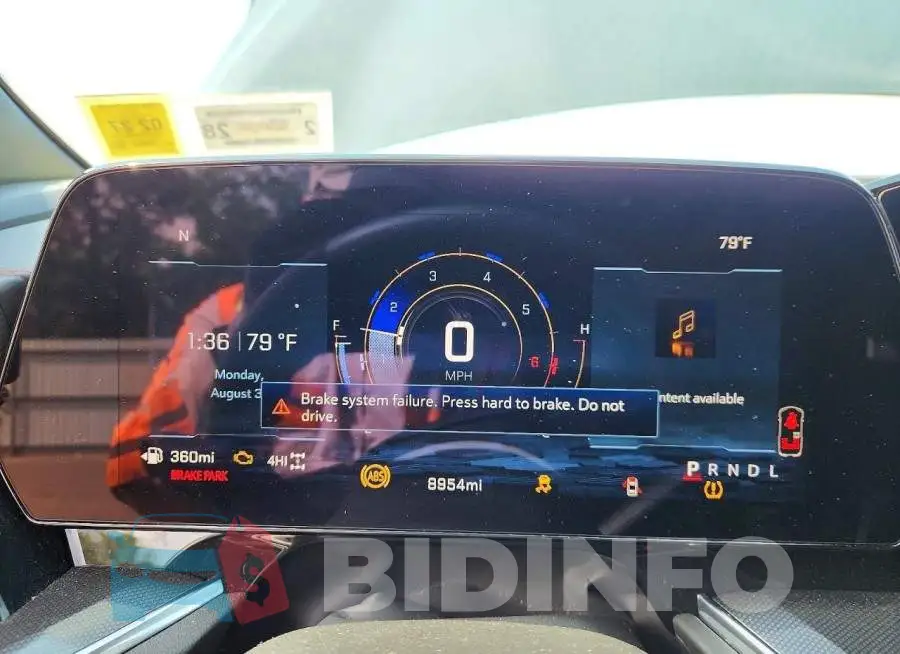 1GNS6EKD2TR154043 Photo# 9