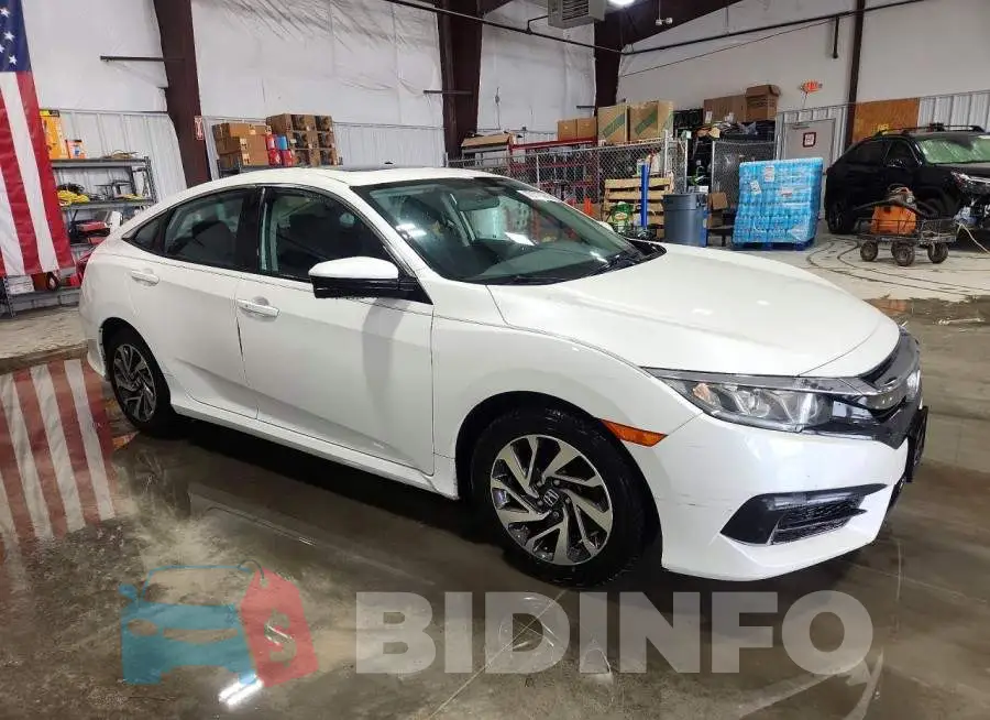 19XFC2F70HE231100 Photo# 4