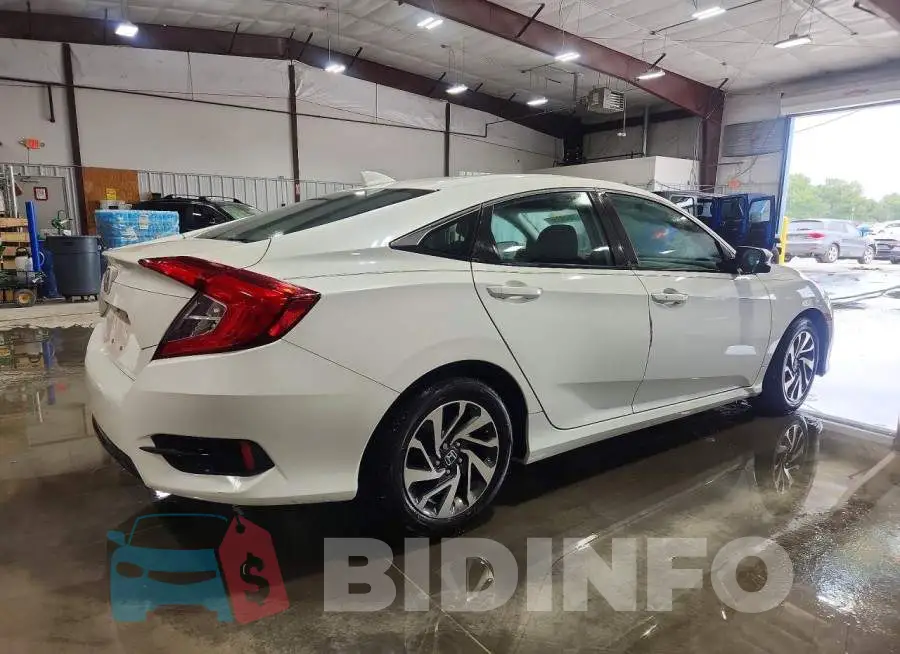 19XFC2F70HE231100 Photo# 3