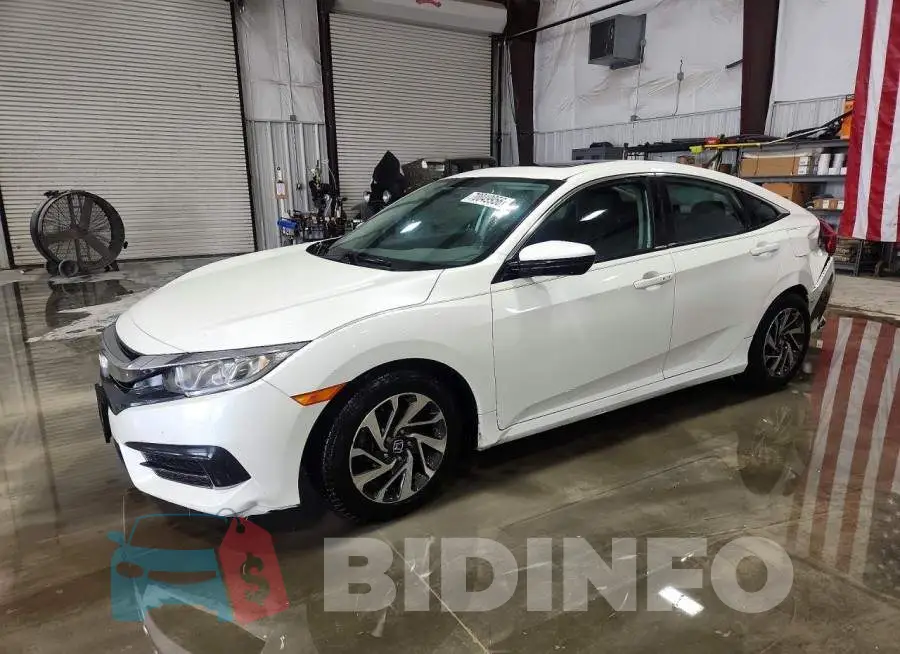 19XFC2F70HE231100 Photo# 1