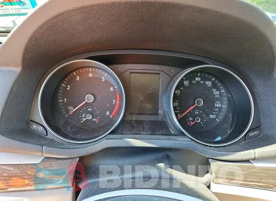 1VWGT7A3XHC025714 Photo# 9