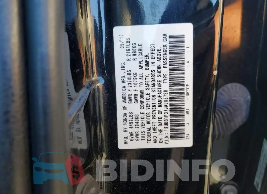 19UUB1F37JA006720 Photo# 12