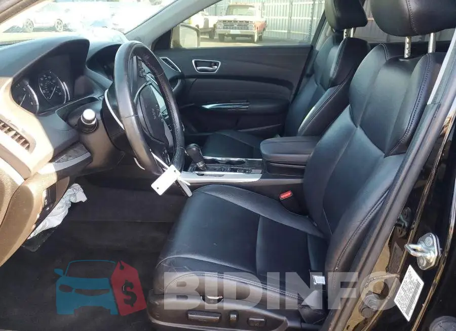 19UUB1F37JA006720 Photo# 7