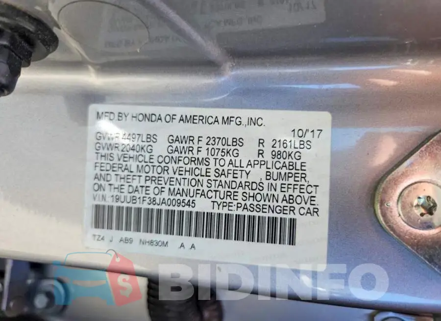 19UUB1F38JA009545 Photo# 12