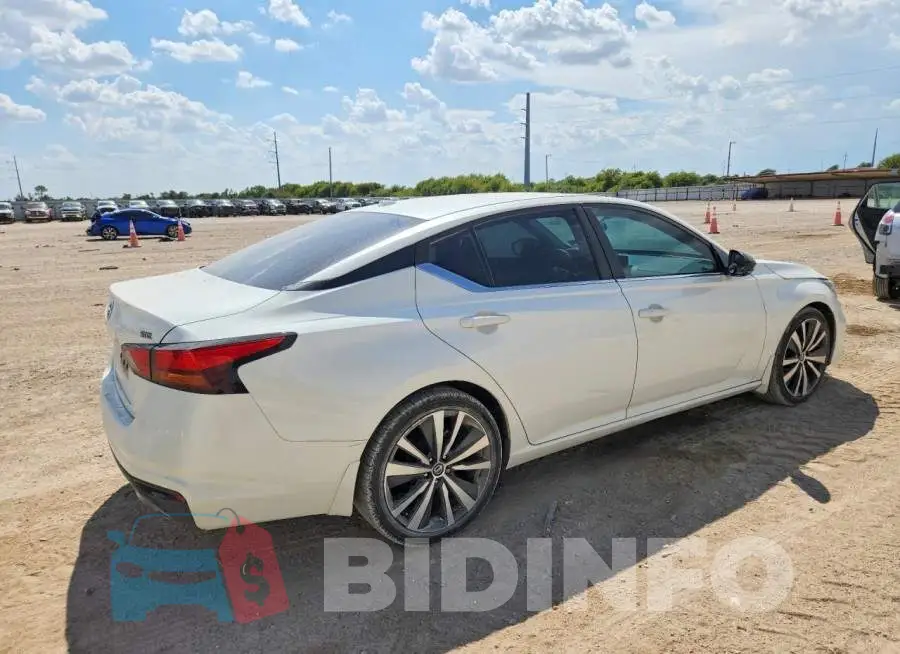 1N4BL4CV9KC131515 Photo# 3