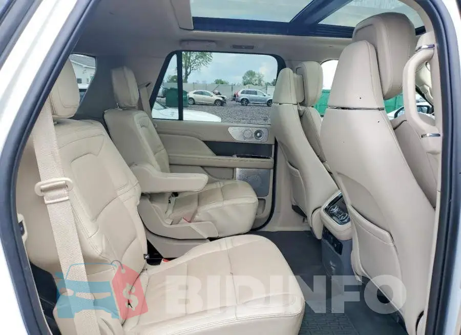 5LMJJ2LT7MEL18329 Photo# 11
