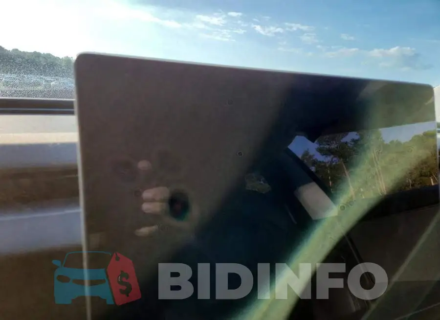 5YJ3E1EAXRF825693 Photo# 9
