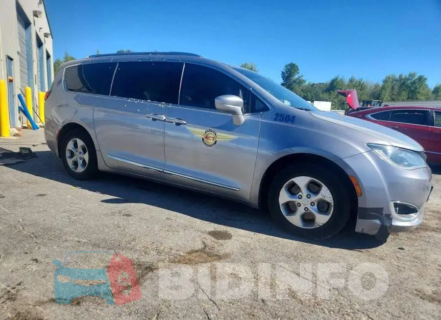2C4RC1EG3HR627948 Photo# 4