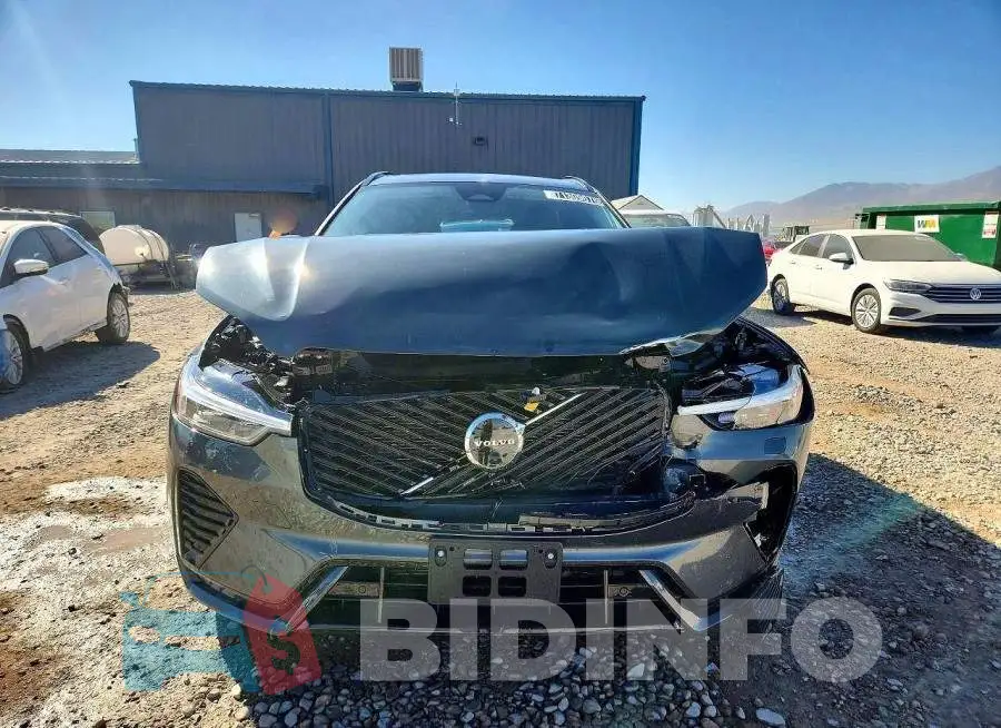 YV4M12RC9T1487976 Photo# 5