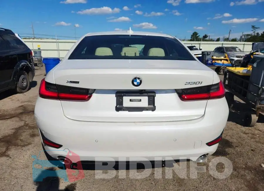 3MW5R7J04M8B63374 Photo# 6