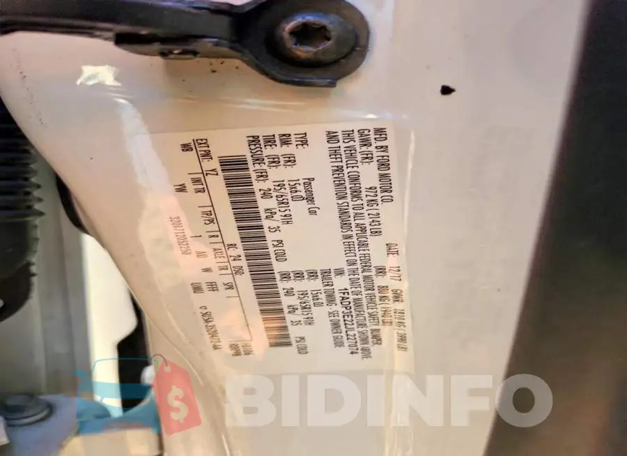 1FADP3E22JL227074 Photo# 12