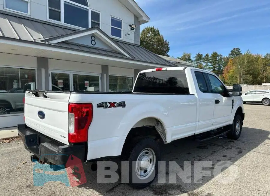 1FT7X2B64JEB92311 Photo# 4
