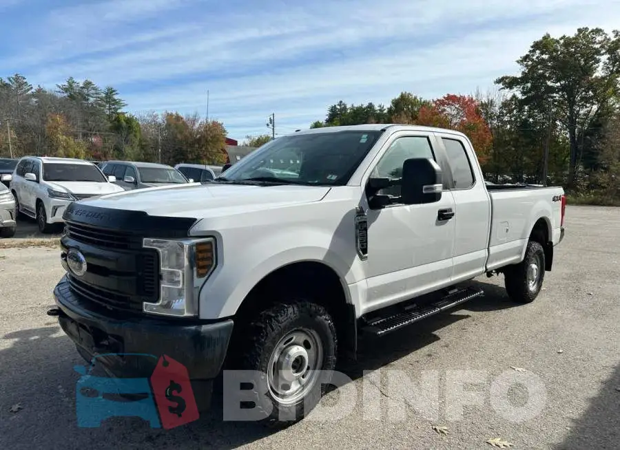 1FT7X2B64JEB92311 Photo# 2