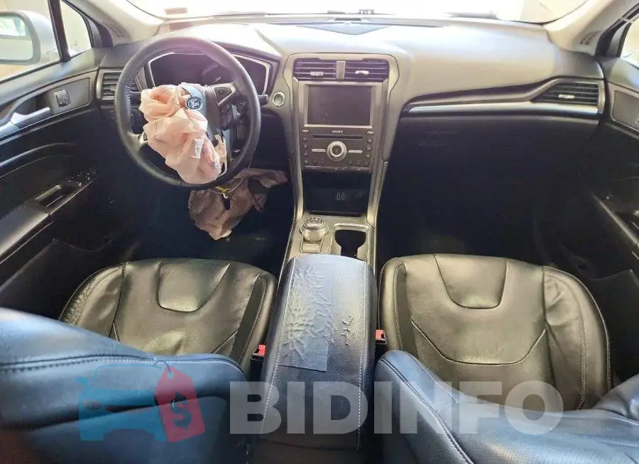 3FA6P0RU6KR138307 Photo# 8