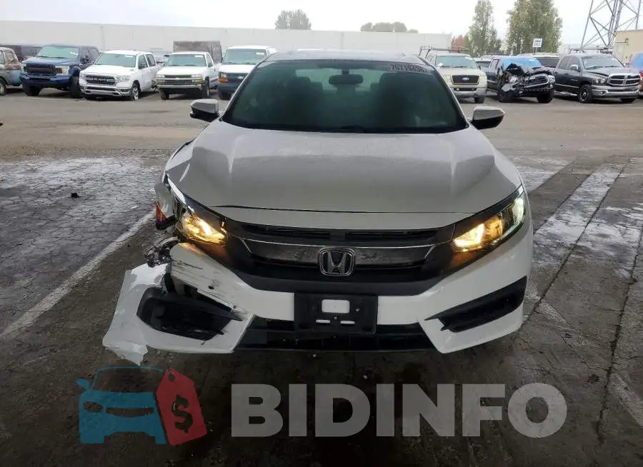 19XFC2F72HE231907 Photo# 5