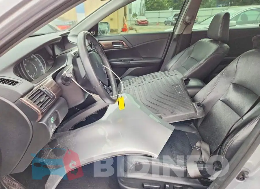 1HGCR2F95HA235845 Photo# 7