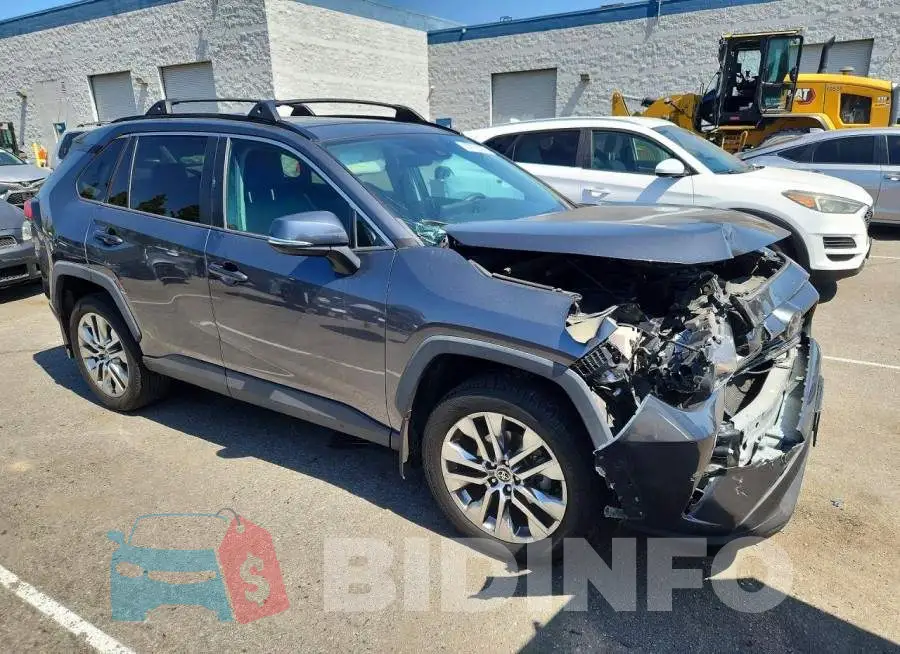 2T3C1RFV3MC140418 Photo# 4