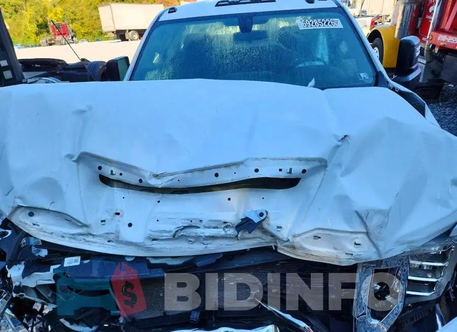 1GT39SE73NF292896 Photo# 11